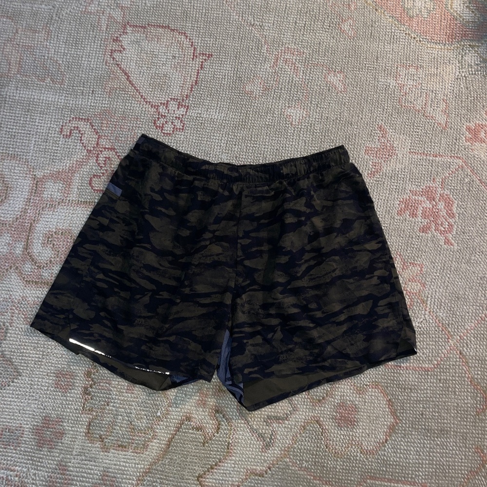 Mens Lululemon shorts size L
